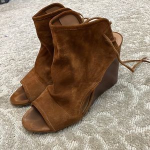 Tahari Brown suede wedge sandals